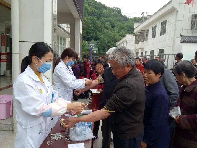 工作,自4月10日开始,舒茶镇卫生院启动家庭医生履约服务攻坚月活动